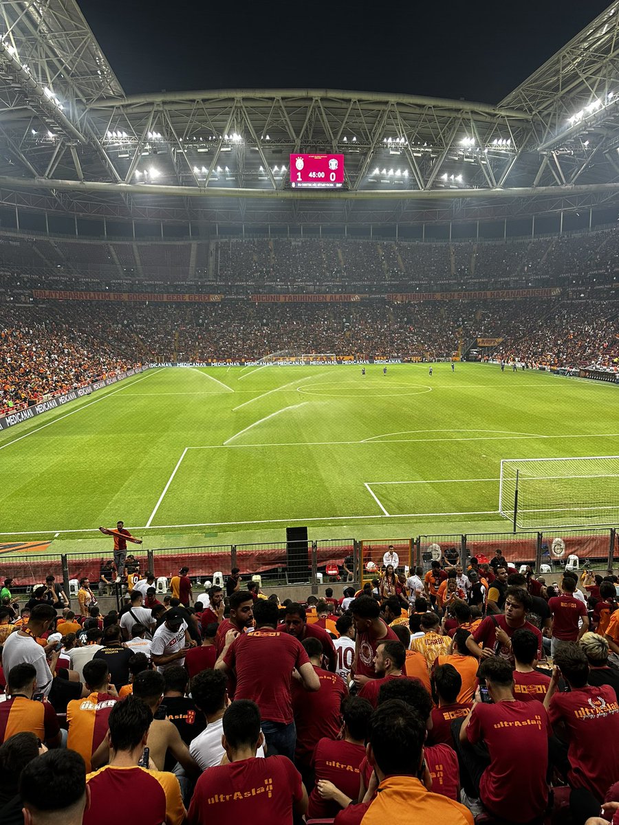 Galatasaray bu maçı kazanırsa 10 kişiye 10000₺ dağıtacağım tek yapman gereken bu twiti favlamak ☝️