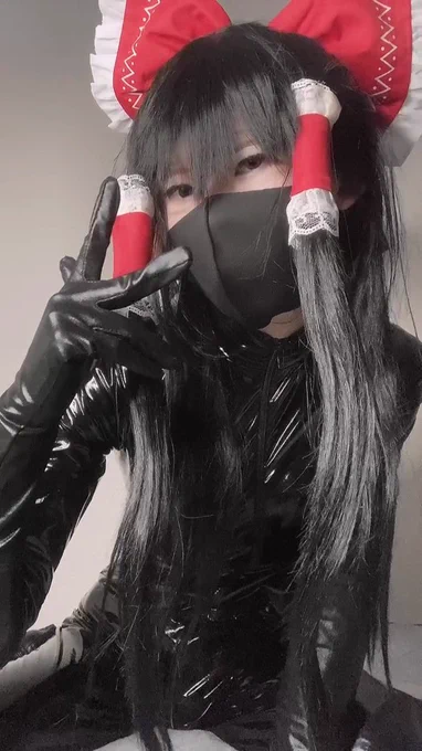 黒髪+黒手+黒マスク+黒ぴっちり フェチぃ度32℃