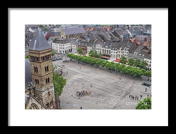 PatriciaPhotos's tweet image. I sold a 14" x 9.5" print of Het  Vrijthof in Maastricht on Pixels.com! buff.ly/3qdChm4 
#maastricht #Vrijthof #highangle