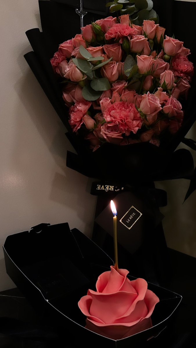 dno_93's tweet photo. وإن كان في الروح بهجة فسببها وجودك يا صديقي 🤍🎈 https://t.co/vP1i9OQKKi