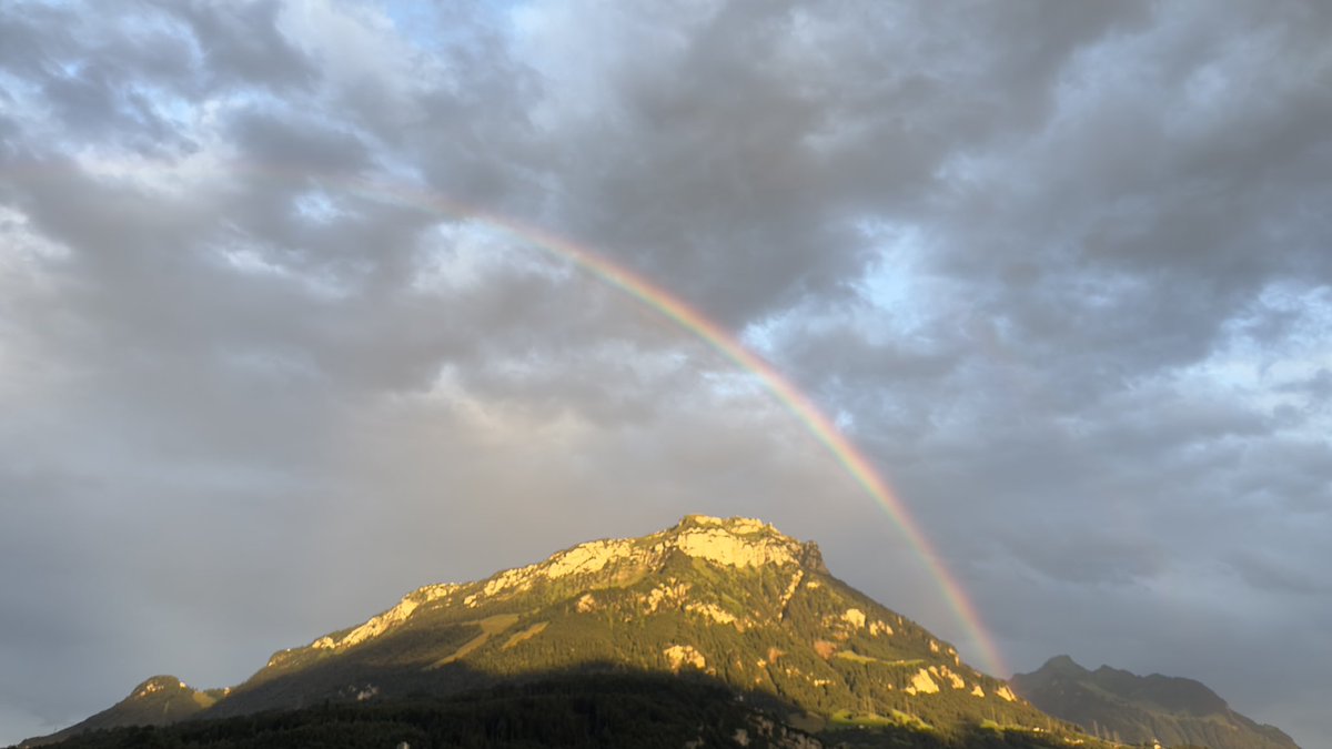 MeisterUrs's tweet photo. #evening #atmosphere #rainbow #ingenbohl #schweiz #switzerland https://t.co/YPVUbDCQZ4