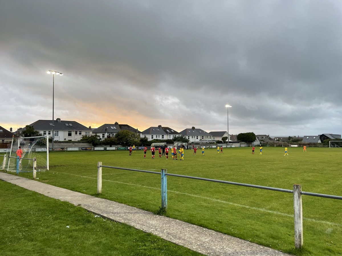 DeanParamount's tweet image. Watching football in #Newquay and didn’t expect to be wearing a coat and trousers and still freezing at the start of August #whatsummer
