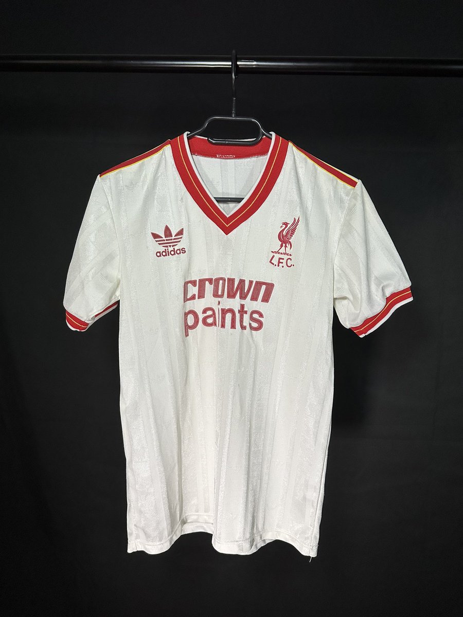 Anyone interested in buying those shirts ? #lfcshirts RT 🙏🏼