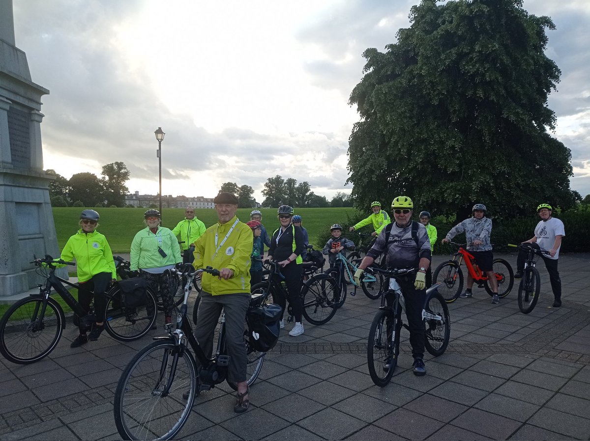 bycycleperth's tweet photo. Thanks to those who joined us tonight for our Led Ride around Perth. #PowerOfTheBike #UCI https://t.co/e2nZ1coTyO