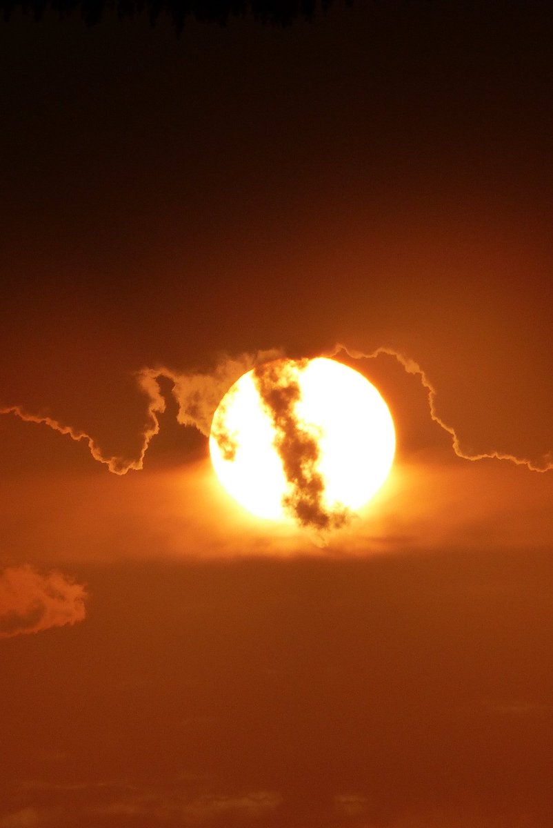 Wat een KLEURENSPEKTAKEL #Wauw #Groningen #2Aug2023
@Helgavanleur <a href="/WNLVandaag/">WNL Vandaag</a> <a href="/BuienRadarNL/">Buienradar</a> <a href="/RTLnieuws/">RTL Nieuws</a>  @Rtvnoord