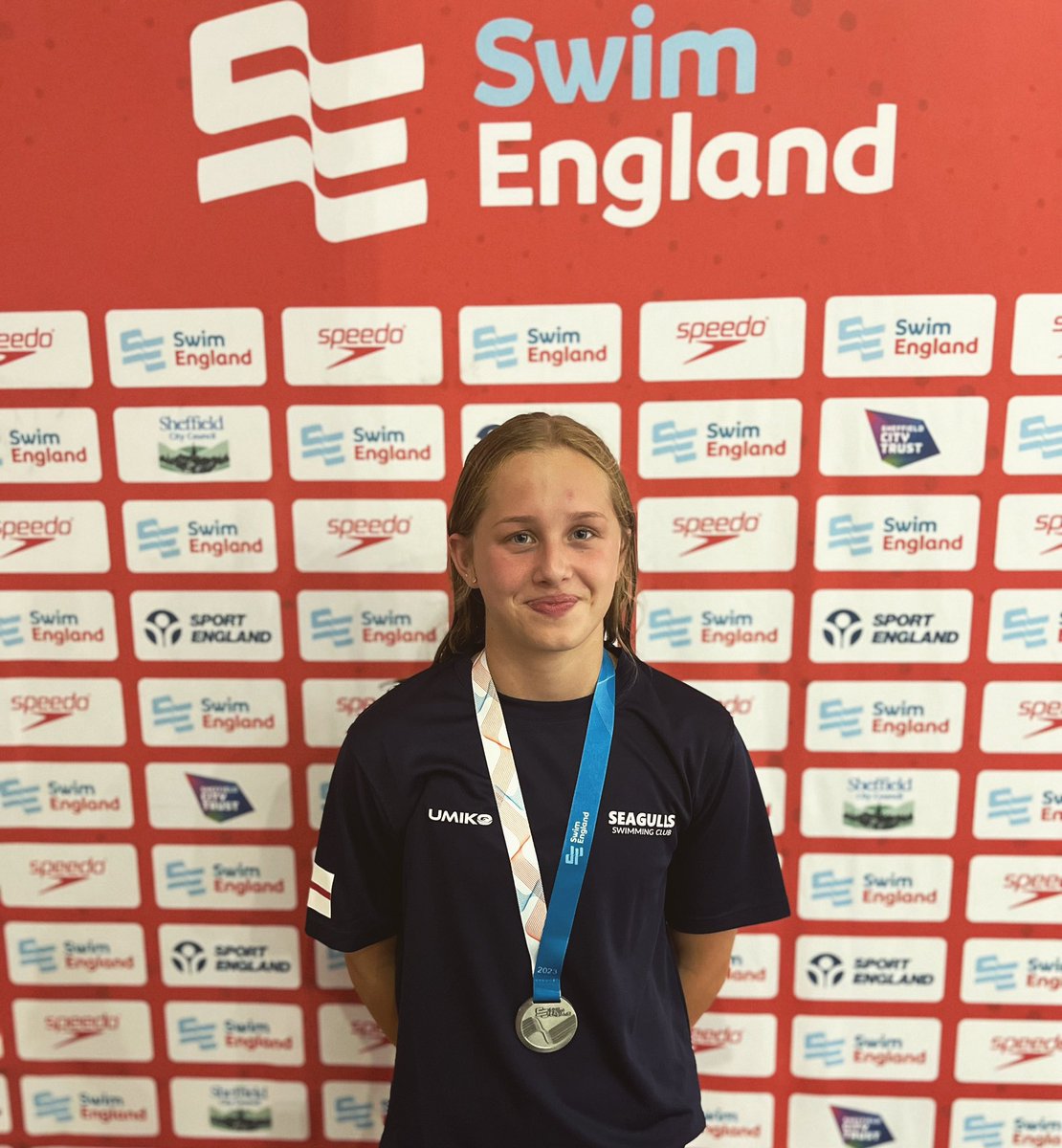 Massive congratulations to Halle Robinson on her 100 Breaststroke tonight to bag silver on Day 1 of the Swim England summer nationals. Dropping from a 1.18.28 to finish in a 1.16.65 to secure the 🥈. Massive well done to all the coaches that has been part of this journey. 👏