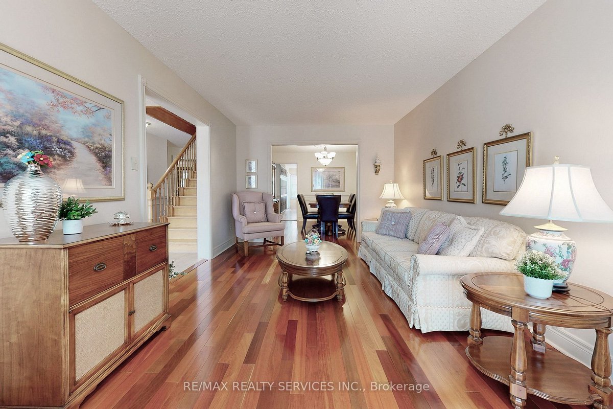 ramanaroraaa's tweet photo. #ramanarora #ramarorarealtor #ramanarorarealestate #raman #arora #bramptonrealestate #caledonrealestate #torontorealestate #luxuryhomes #bramptonrealtor #oshawarealestate #luxuryrealtor #housetour #yourownrealtorramanarora #houseforlease #toprealtorinbrampton #toprealtor https://t.co/y5cJ6kv775