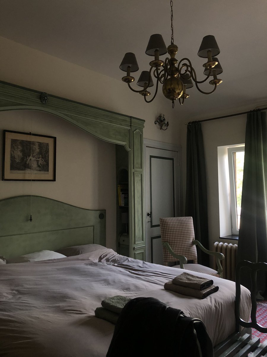 sapphicsuicides's tweet photo. my bf surprised me w a stay at this castle !!! for our anniversary i am so lucky :') https://t.co/HqfhjhikHc