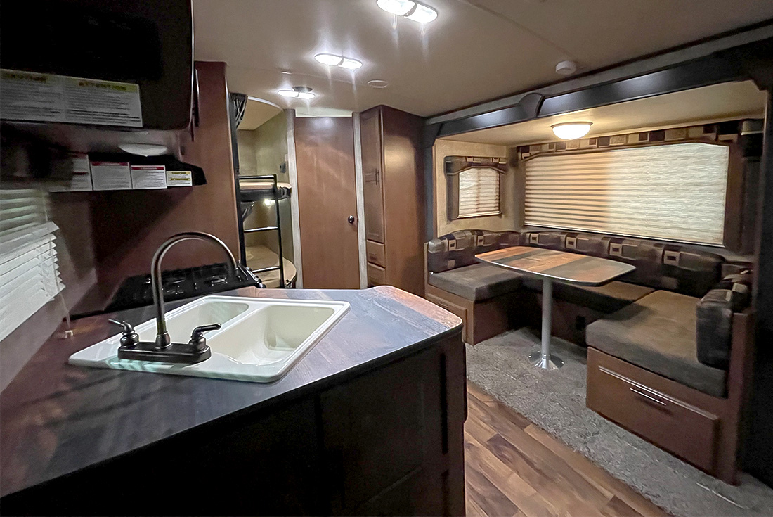 SylvanLakeRV's tweet image. Look inside this 2017 Outdoors RV Black Rock Back Country Series 23BKS (Stock# 5340), a travel trailer for all seasons and outdoor environments!

sylvanlakerv.com/listings/2017-…

#PreOwnedRV #rvforsale #RedDeer #alberta #bunkmodel #traveltrailer