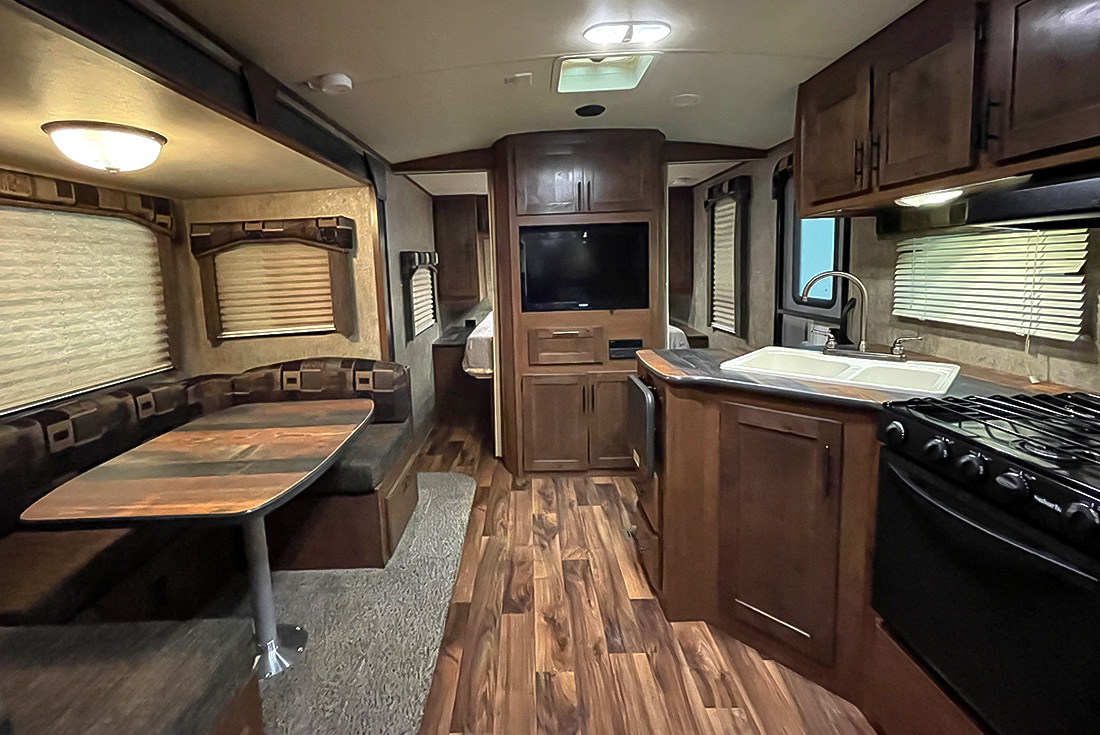 SylvanLakeRV's tweet image. Look inside this 2017 Outdoors RV Black Rock Back Country Series 23BKS (Stock# 5340), a travel trailer for all seasons and outdoor environments!

sylvanlakerv.com/listings/2017-…

#PreOwnedRV #rvforsale #RedDeer #alberta #bunkmodel #traveltrailer