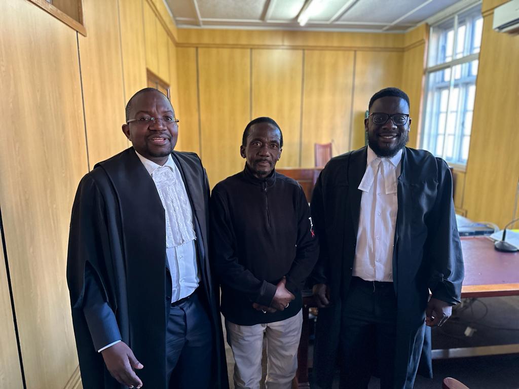 Flew 18hours into Harare and headed straight to the Supreme Court from the airport... Its homeland or death for @adv_fulcrum ...@advocatemahere