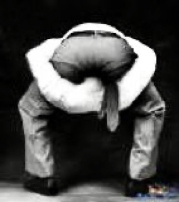 RCdeWinter's tweet photo. #HeadUpAss syndrome https://t.co/P4y94nFTzf
