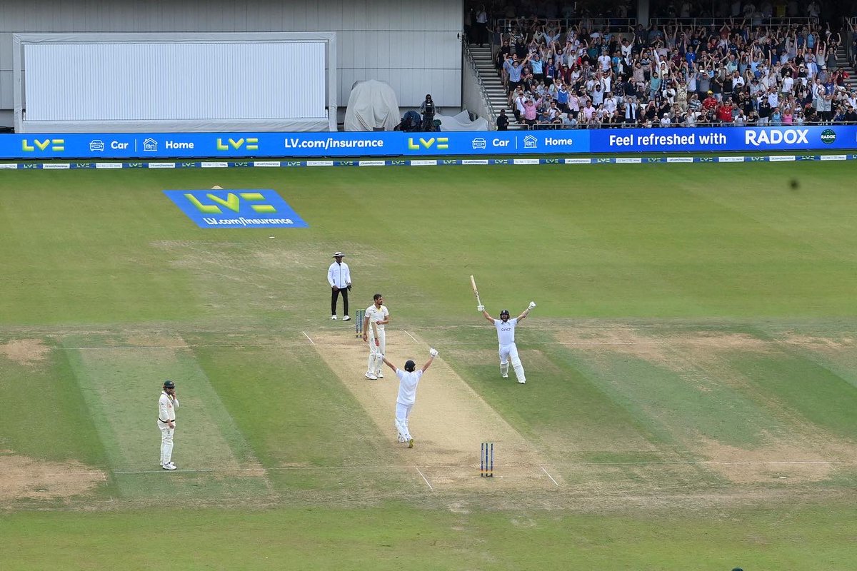 Chris Woakes tweet media