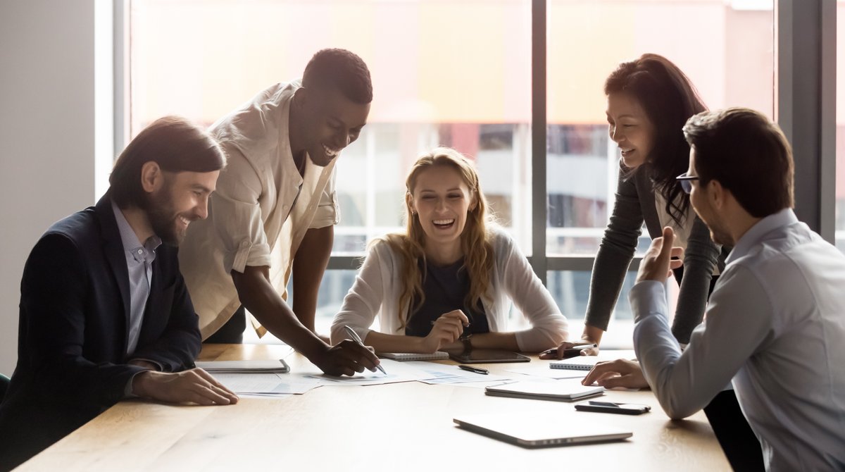 The role of leadership is to shape culture, foster communication, & forge connections in the virtual workforce, elevating engagement and propelling success. Discover how with 7 key practices: bit.ly/3qc4GsR #EmployeeEngagement #VirtualWorkforce #VirtualLeadership