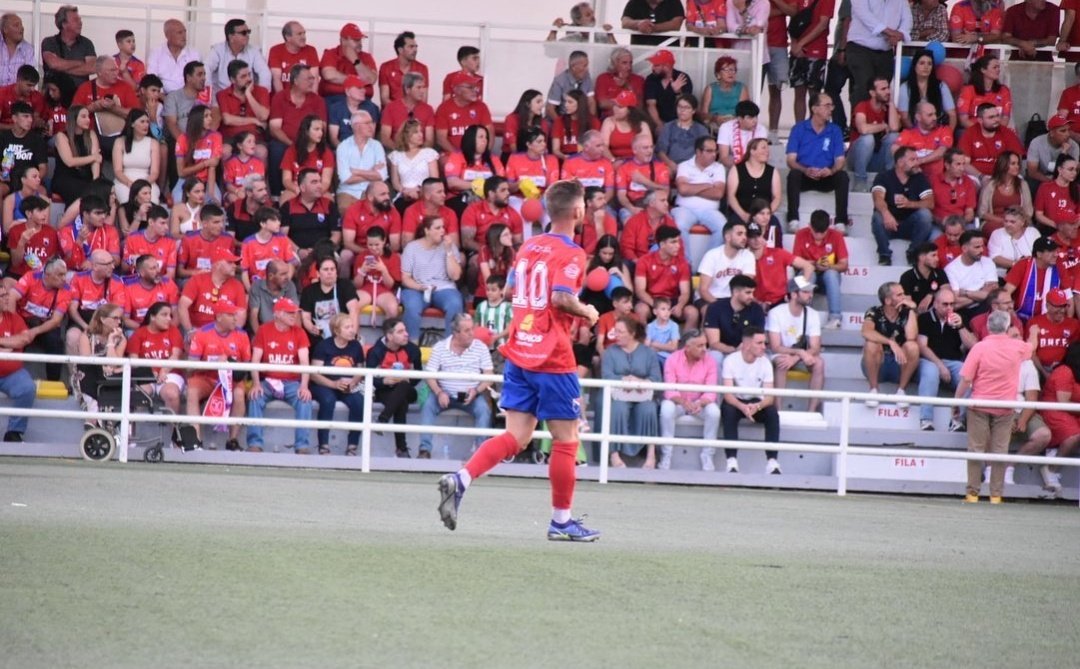 Nuestro capitán!🇱🇮