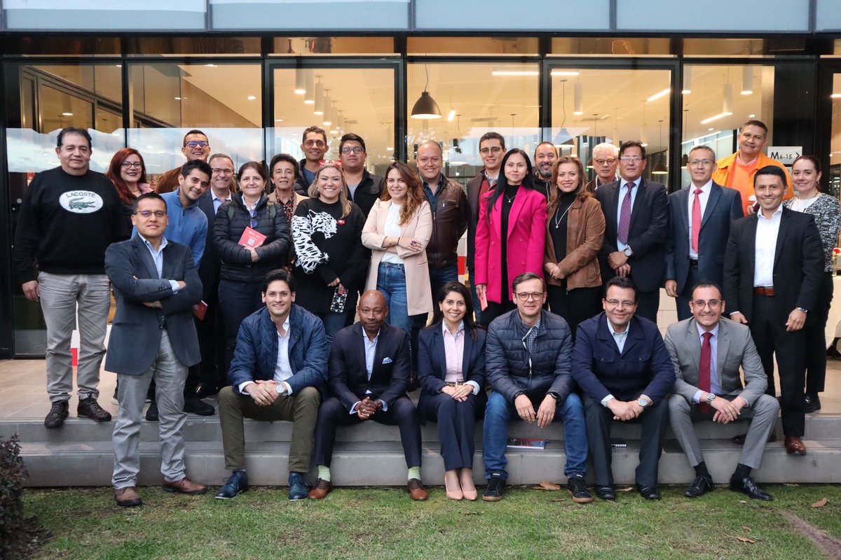 Hoy tenemos el gusto de presentarles al equipo de profesores de posgrado de nuestra Escuela <a href="/AdmonURosario/">Escuela Admon UR</a> <a href="/URosario/">URosario</a>.

¡Estamos felices de tenerlos en casa!⚡