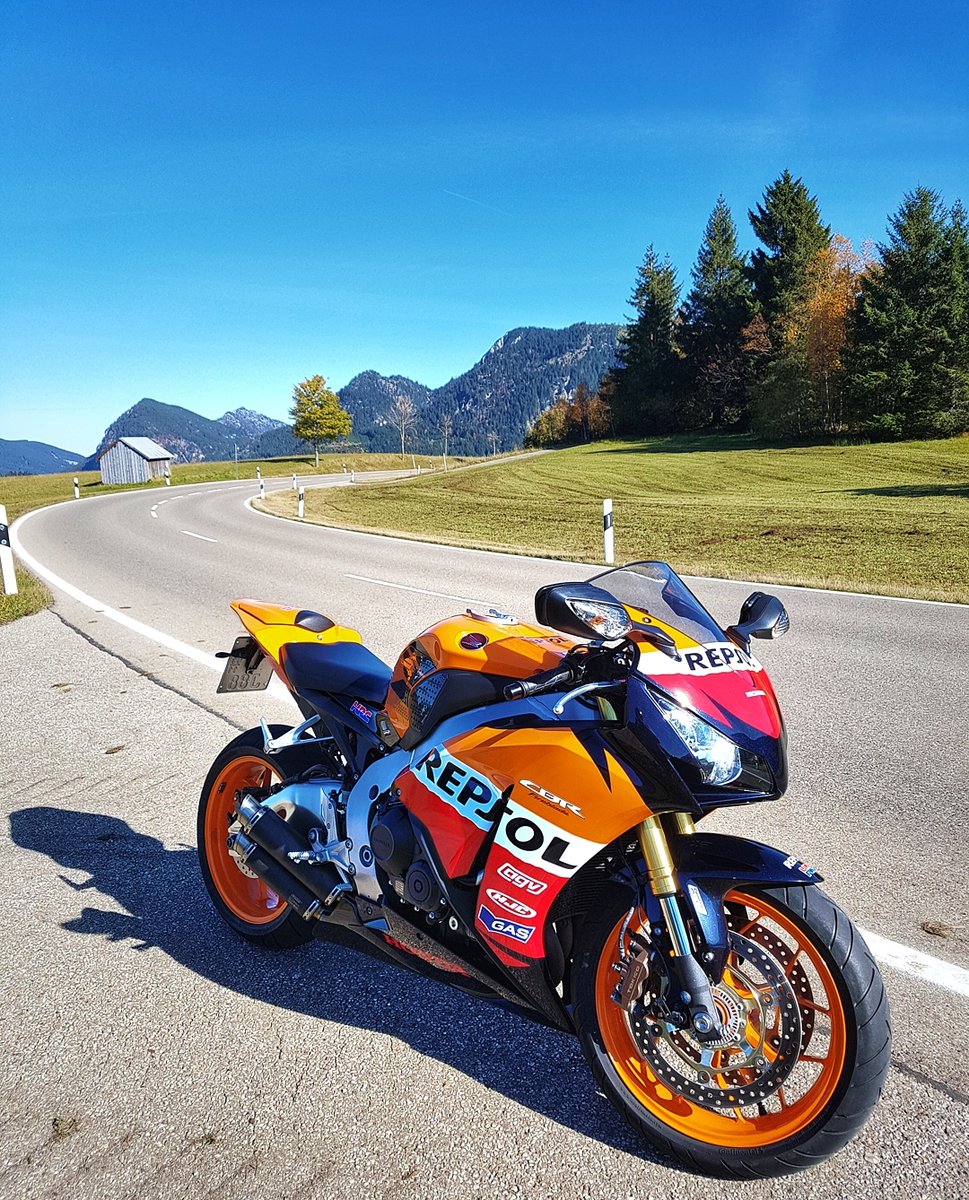 MoreMotorcycles's tweet photo. #Honda CBR Repsol

📸
judelz_bikes https://t.co/BdRESB3mjE