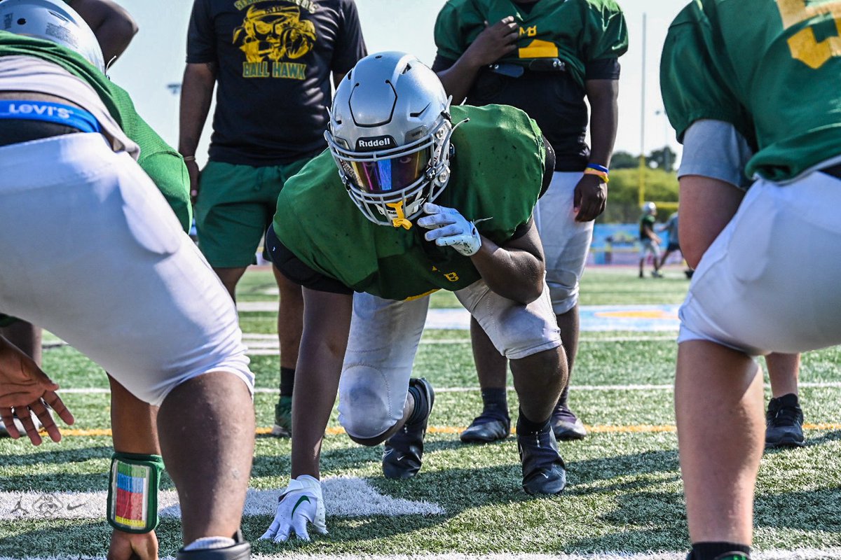 MBSeahawks_FB's tweet photo. Compete, repeat ๐ Full Pads! #TheBeach #BeachMade #PadsOn https://t.co/wiw8TWDAE0