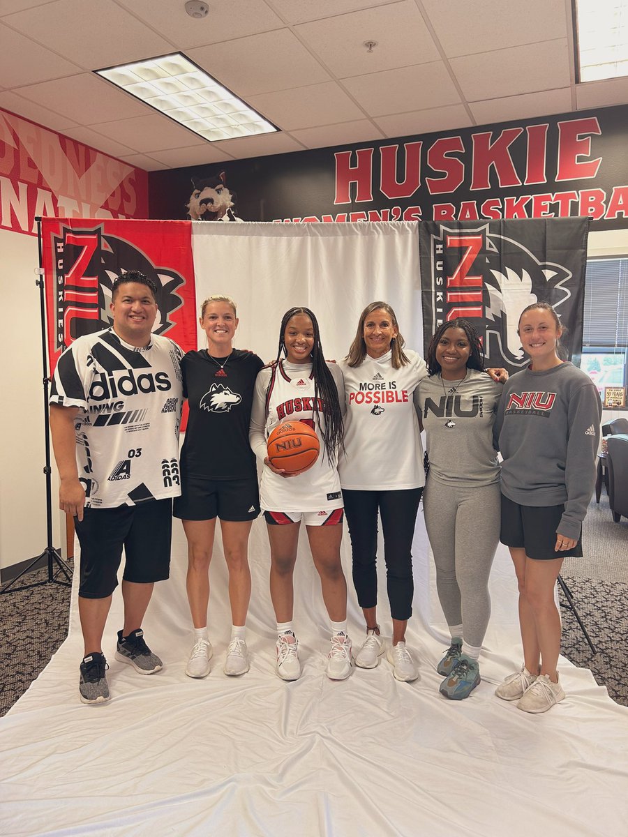 MakenzieBrass's tweet photo. After a great visit to Northern Illnois University, I am extremely excited to say I have received a D1 offer to continue my academic &amp; athletics . Thank you @coachcarlsen @CoachTandez @GoHuskiesWBB @Jayne_Stuart2  for a amazing visit , I really appreciate everything ❤️❤️❤️❤️ https://t.co/63emvREUSA