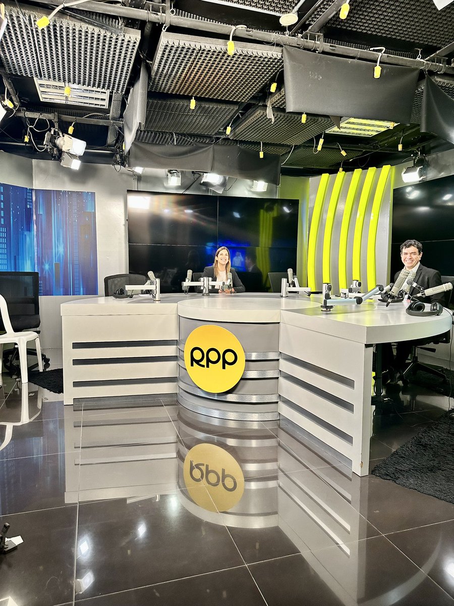 lorepa19's tweet photo. Ayer me entrevistaron en Rpp en el programa  de radio “Así Somos” sobre qué hacer ante un ataque o crisis de pánico. 
¡Gracias a todos los que me siguen! https://t.co/mvQTxcDZYx