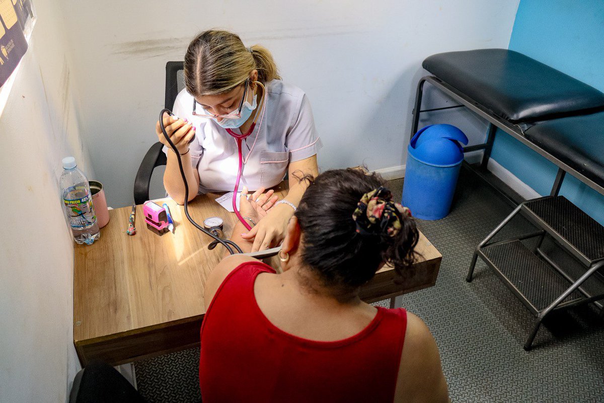 AlcaldiaSN_'s tweet photo. ¡Clínica Móvil Municipal en #Nahulingo!
Desde el pasado viernes la Clínica Móvil Municipal de Sonsonate ha estado atendiendo a los vecinos del municipio de Nahulingo, llevando salud de calidad con medicamentos y consulta gratuita para todos. https://t.co/1a2uiW9ySE