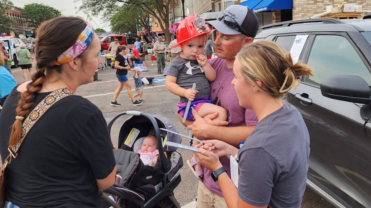 Madison_Health's tweet image. During National Night Out, we enjoyed giving out our reminder bands and sharing how they can be used to prevent a child from being left in a hot vehicle. We gave out almost 100 and hope to see all of them in use!