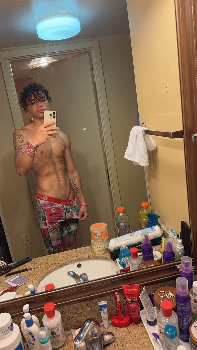 zlightskin's tweet photo. Rt if you wanna rip these underwear off me๐ฅฐ๐ซ๐ฆ๐ #lightskin #yafav
https://t.co/vaBTLwIe6e https://t.co/bZqA3kcozI