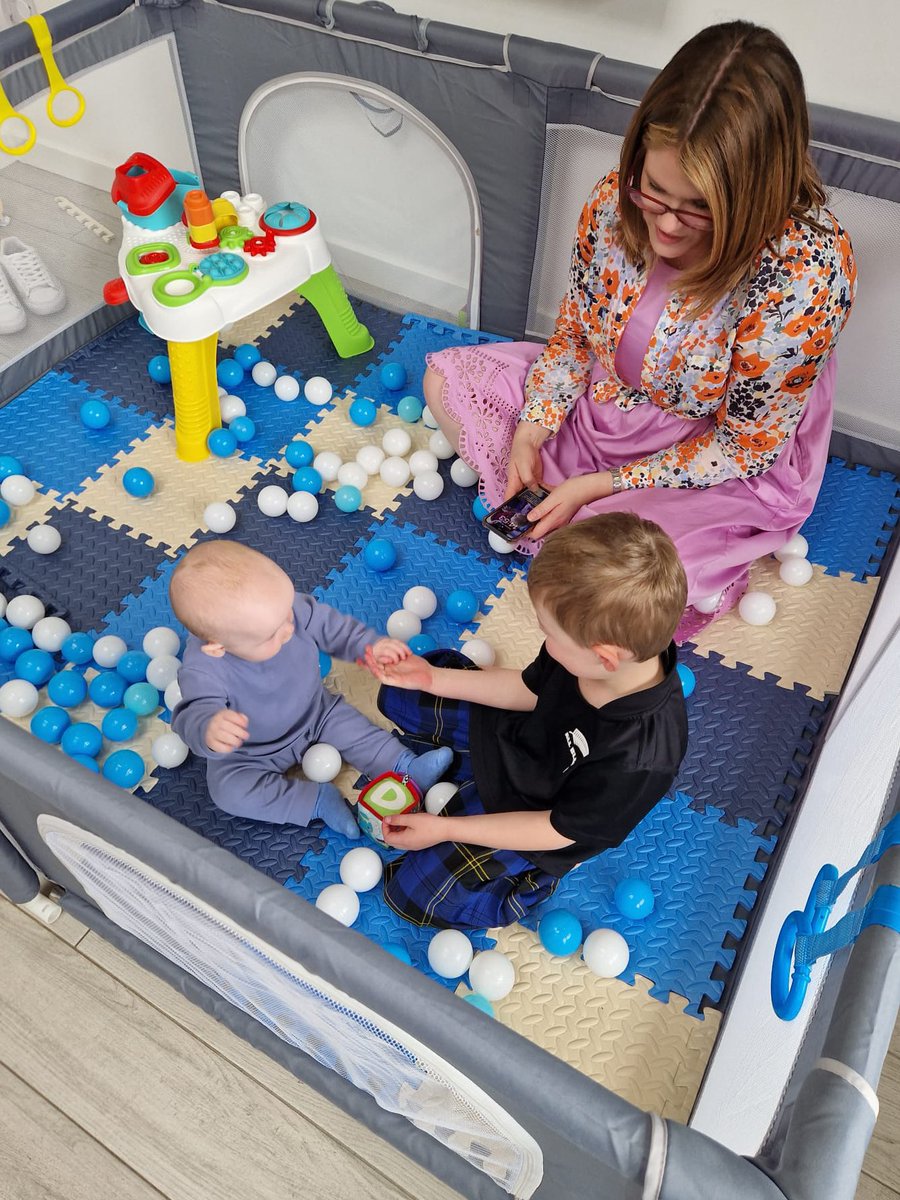 Lauren_BennieUK's tweet image. Surround yourself with the good stuff. Sword fights. Strawberry parties. Peek-a-boo and bedtime stories. 

With our 🇳🇿 fam again after 5 years, a niece and nephew in tow, and spending more time with our chaos creators closer to home too 😂 

#Family #AuntLife #Moments #Summer 🫶