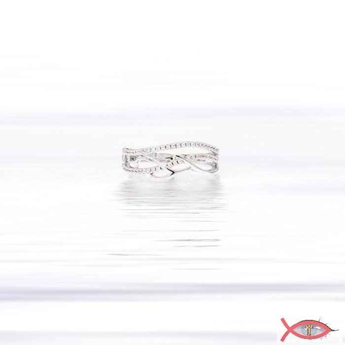 sheisslit1's tweet image. "Adorning moments with the timeless shimmer of sterling silver ✨💍 #EleganceInEveryLink #SterlingSplendor"