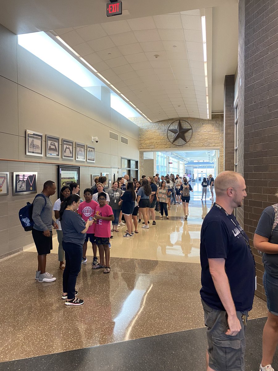 firmfoundation6's tweet photo. Ranger Nation enjoyed a nutritious and hearty lunch from Babes!!! The line tell sit all…
#rangerCON https://t.co/HOafizPRX6