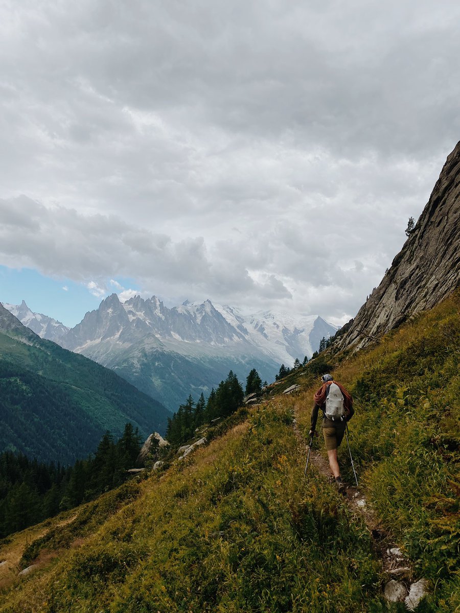 A day climbing on pinnacles and slabs with a bonnie walk out back to the van 🧗🏔️🚐