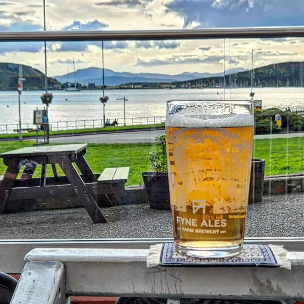 brunnenbraeu's tweet photo. Fyne Ales Farm Brewery – Everyone Loves Solero – Single Hop Session Ale (****) 3,8%
#beeronthecarpet
#fyneales
#farmbrewery
#solero #everyonelovessolero #singlehop #singlehopsessionale #sessionale https://t.co/LJWPDo3ffC