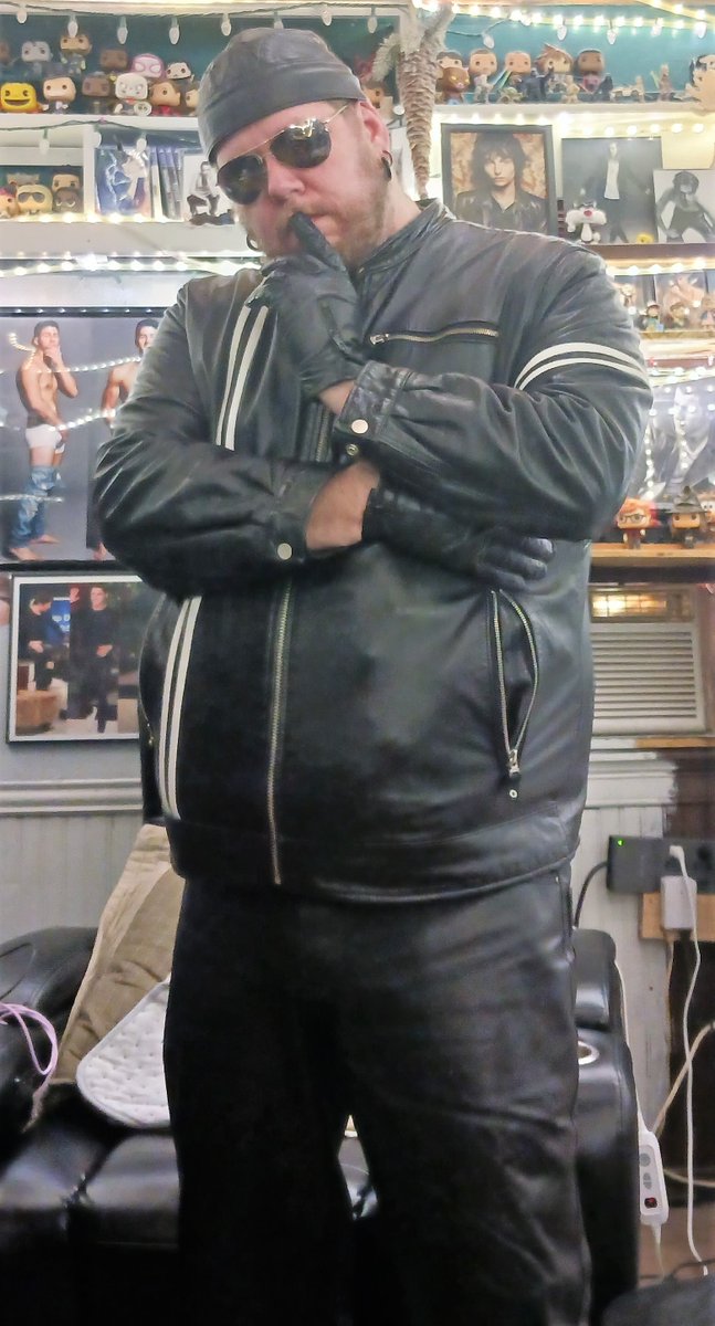 leatherdaddy78's tweet photo. Daddy's had a bad Month, help cheer me up boiz!
#findom #cashmaster #alpha #daddy #master #dom #kink #fetish #feet #legs #leatherdaddy #bootfetish #leatheralpha #leatherpapi #cashfags https://t.co/0LlBBxyAiA