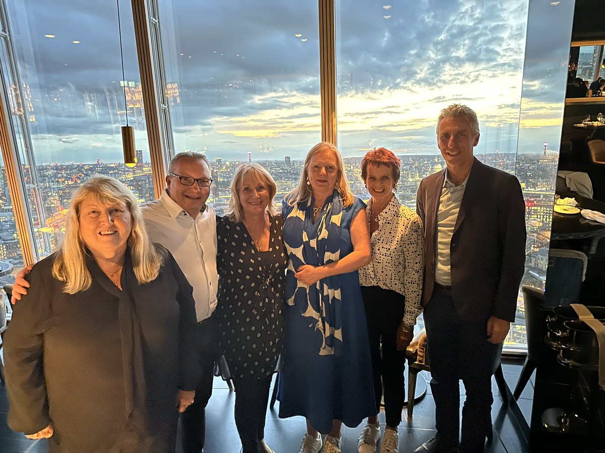 Delighted to be out this evening celebrating @janehickieAELP ‘s contribution to <a href="/AELPUK/">AELP</a>  and the sector with <a href="/AnneMilton/">Rt Hon Anne Milton</a> <a href="/AoCDavidH/">David Hughes CBE</a> <a href="/suepemberholex/">HOLEX 💙</a> <a href="/lesleyjdavies/">Lesley Davies CBE FCFE</a> <a href="/lesleyjdavies/">Lesley Davies CBE FCFE</a> an incredibly lovely evening reminiscing together