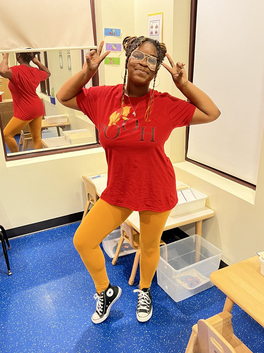 leandrashay1's tweet photo. @RyanBartlett classroom pics (the big 😎 is making sure my student is protected) and me giving the grad speech for my kiddos going to KG

been trying super hard to get stuff off my list. been twittering (or x-ing) for days but i will NOT give up! #ClearTheList23 💪🏾
https://t.co/Zhgb3m9cw3 https://t.co/wuP2DE1ArB