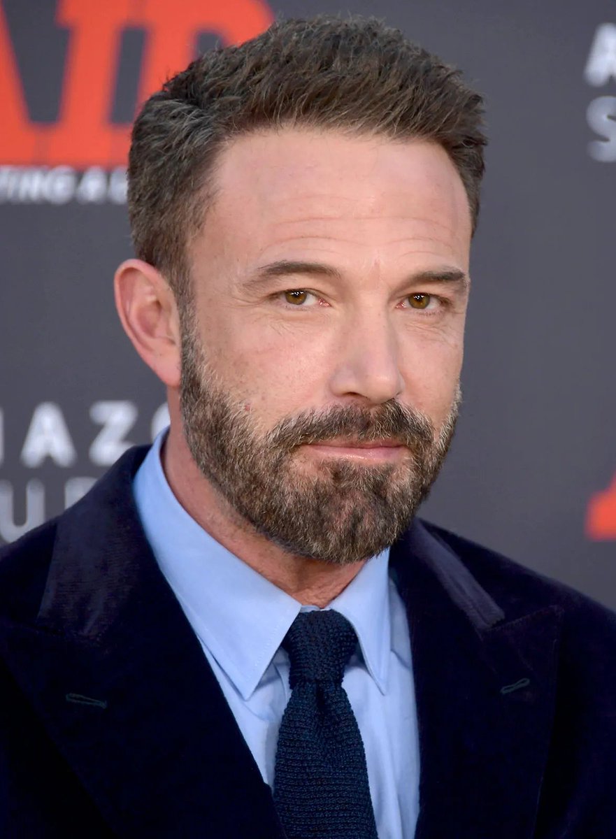 SnyderQueen_'s tweet photo. The reason fans are against Gunn is because he got rid of Henry Cavill and Ben Affleck. If he had let these guys finish their stories off, even as Elseworld movies, more people would be willing to support the DCU. #SnyderVerse https://t.co/X7gCU2Z7II