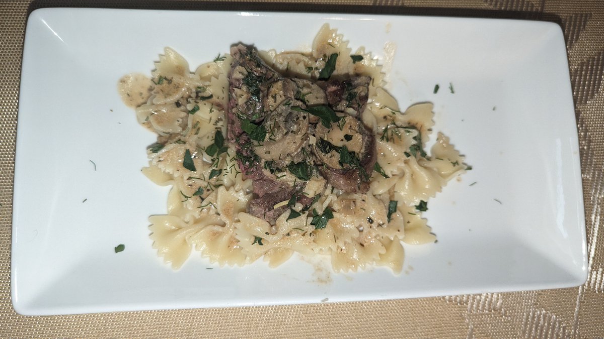 Oberon_Karrde's tweet photo. Lamb Shoulder Chop Stroganoff *(Garnished with Ital. Parsley, Dill, Tarragon)
#Lamb #Stroganoff #Pasta #Foodies #foodtrends #GoodEats #recipe #homemade #Cooking #finedining #different_recipes #bonappetit #appetit #tastefood #food #goodeat #dinner https://t.co/m162ykxrq1