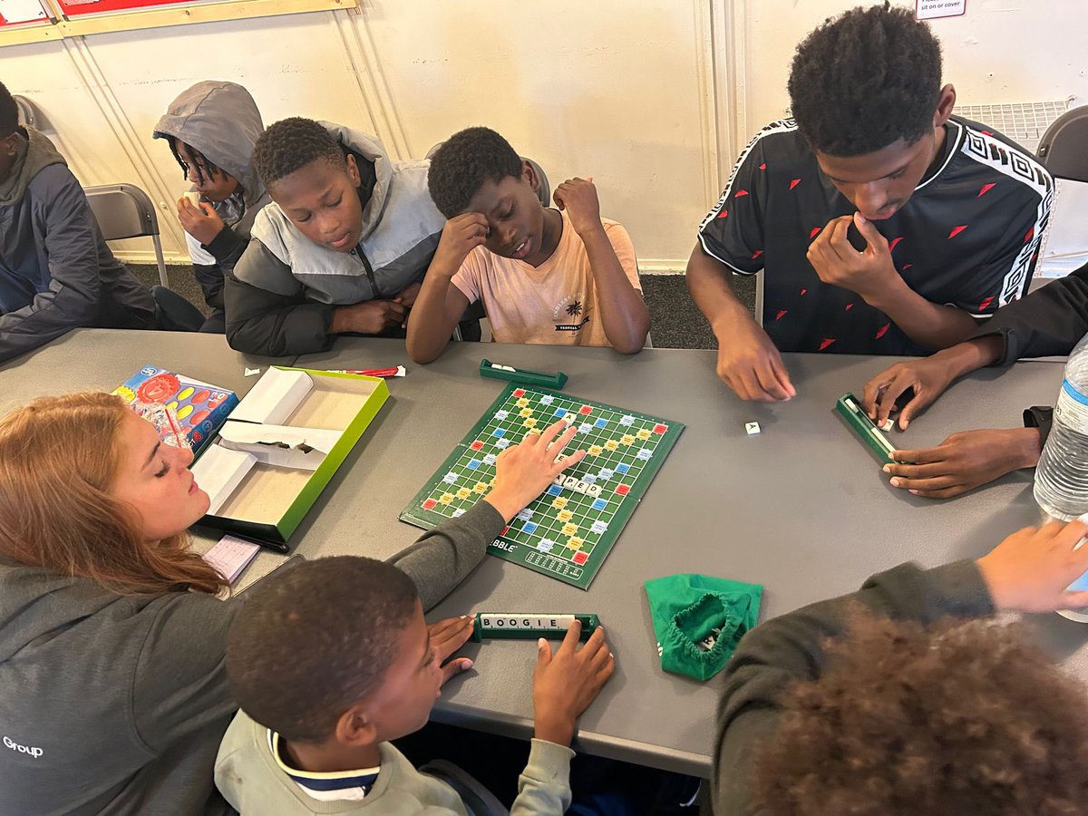 ChampionsCSH's tweet photo. Rain never stops play with Summer Camp

40 kids still turned up 🤩

Had an hour of board games, planting and cooking with @SeasonWellCIC 

Then footy after lunch to finish the day🏆⚫️⚪️⚽️@LeedsCommFound https://t.co/GASer1N3WZ