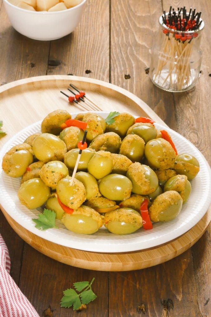 TastinessFood's tweet photo. ‼️...according to the chef's fantasy ....stuffed with Italian food delights. #chefstyle #chefcooking
#olivefarm #tastinessfoodshop https://t.co/xtoV1LtNPo