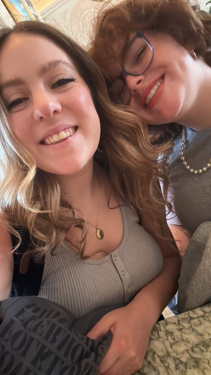 _feli95's tweet photo. @ErasTourResell 😍😍😍😍😍 I’m hoping to take my cute cousin who is a huge swiftie!! https://t.co/4bWQ3I7ktp