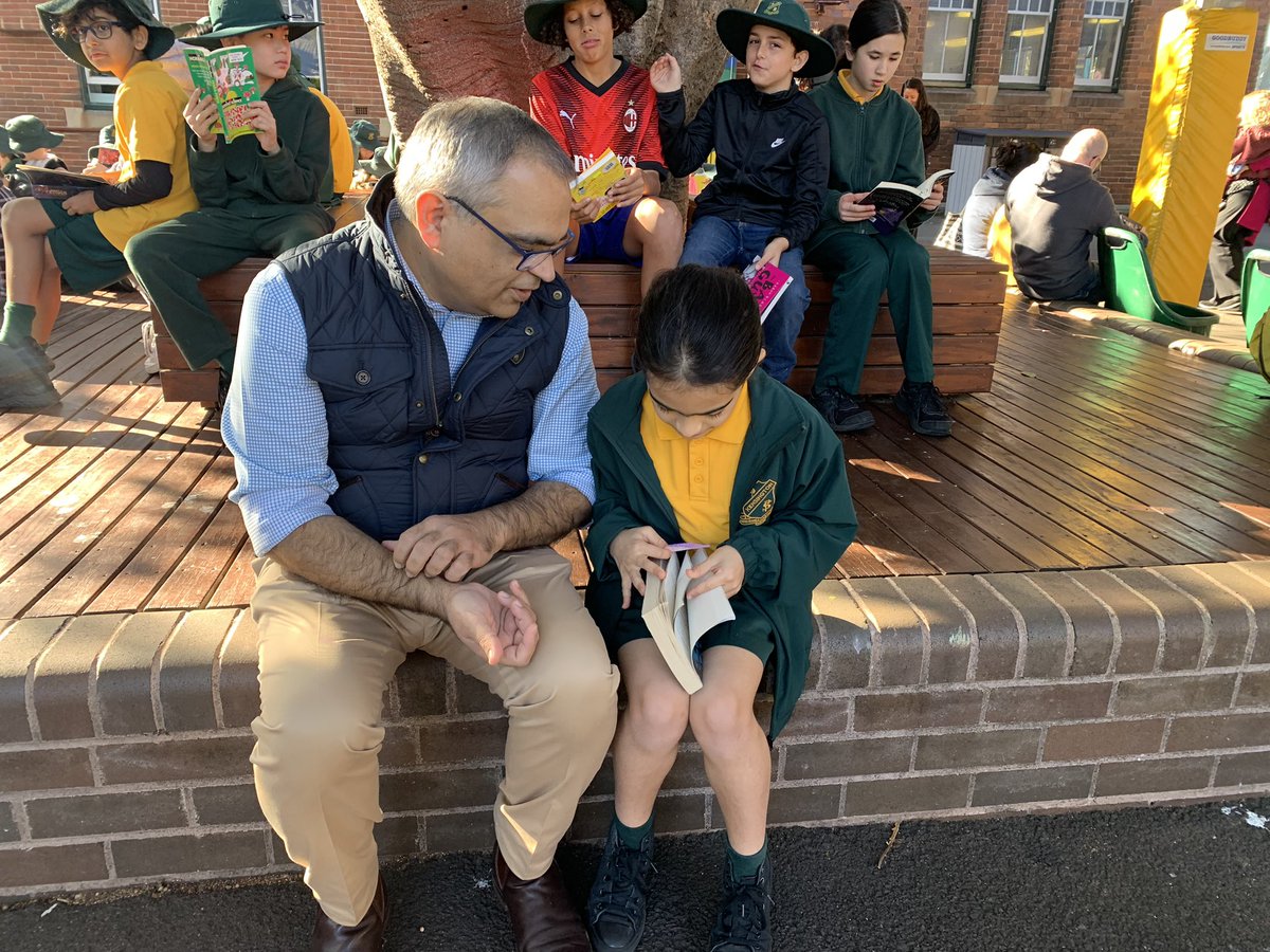 KENSINGTONPS's tweet photo. Welcome to #EdWeek2023 at KPS! What a morning to read with our parents #lovewhereyoulearn https://t.co/C0FfmxJQeL