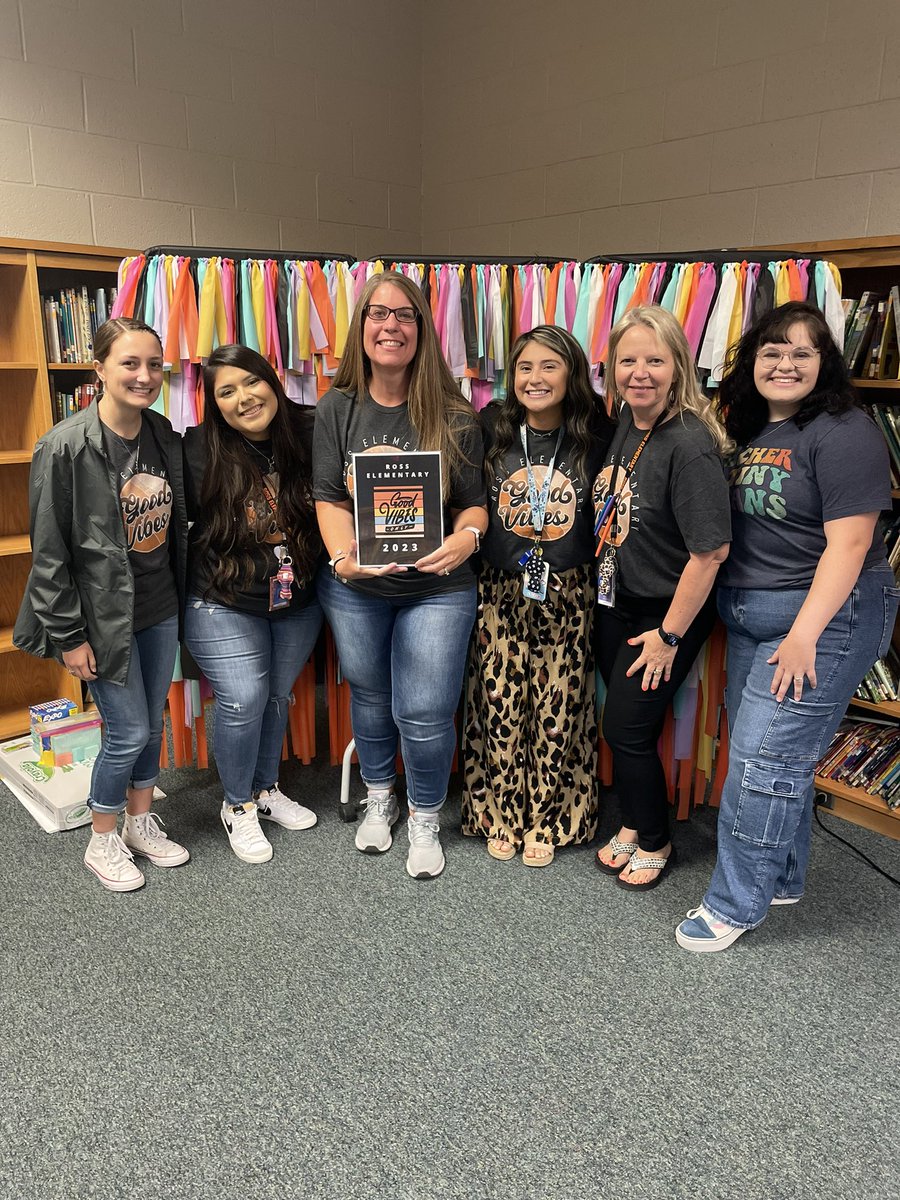 ShrevesSafari's tweet photo. These lovely ladies are the reason I mentor. Their excitement is contagious. @Ecisd_OC #MCL @RossRamsECISD #FantasticFirst https://t.co/q9mQPCWUaN