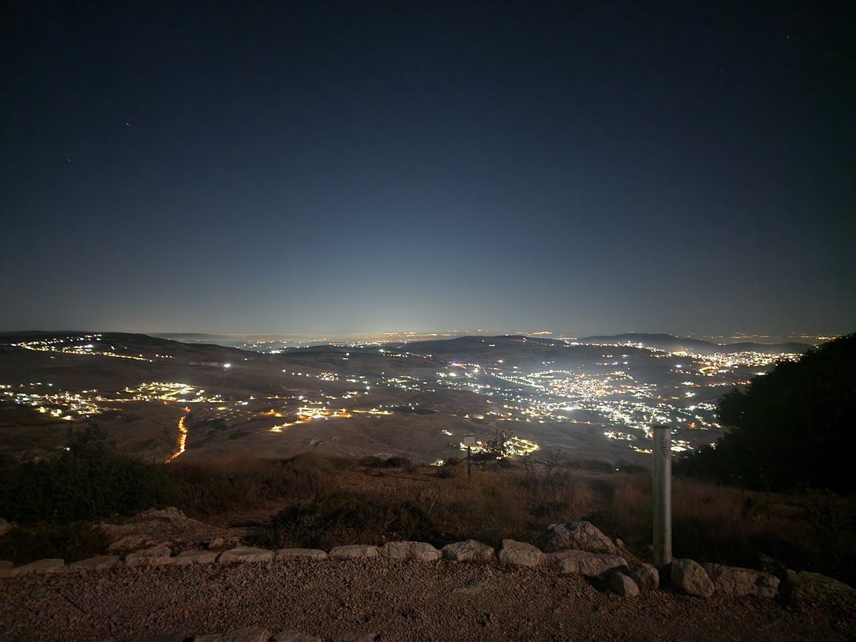 sraya_d's tweet photo. טיול ליל ירח להר כביר, תצפית צפון ודרום.
#אלון_מורה_שכם https://t.co/D4xMLGbWVg