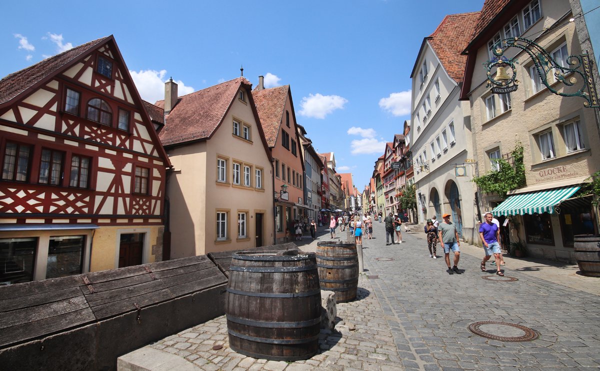 Happy_Wanderer2's tweet photo. Eat schnitzel: ✅
Explore the medieval town of Rothenburg: ✅
Drink giant beer in Munich: ✅
Tour Neuschwanstein Castle: ✅
Go to top of Zugspitze: ✅
Yep, #Germany was wunderbar! 

Enjoy the #travel adventure: https://t.co/8hvtYNZ1nu https://t.co/eyR2kJiL9b