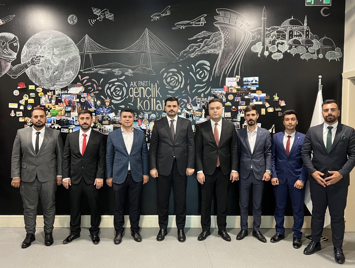 Yaklaşık 3 Yıldır büyük bir özveri ile sürdürdüğüm İl Gençlik Kolları Başkanlığı görevimi, Yine 3 yıldır birlikte çalıştığımız kıymetli çalışma arkadaşlarımdan @EnesAslan2312 kardeşime emanet ediyorum.

Yeni görevinde başarılar diliyorum.