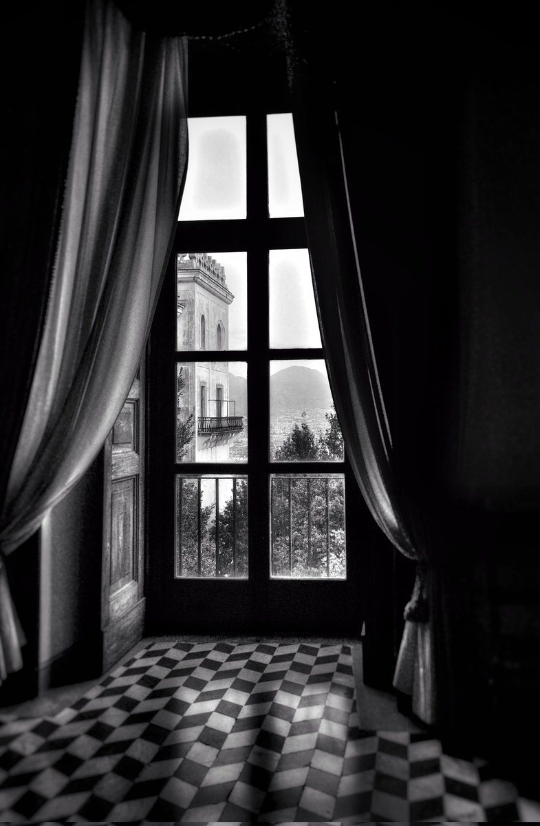 chazzoo77's tweet photo. A room with a view #blackandwhite #blackandwhitephoto #blackandwhitephotography #photooftheday #photography #mobilephotography https://t.co/Zq2d87NOjQ