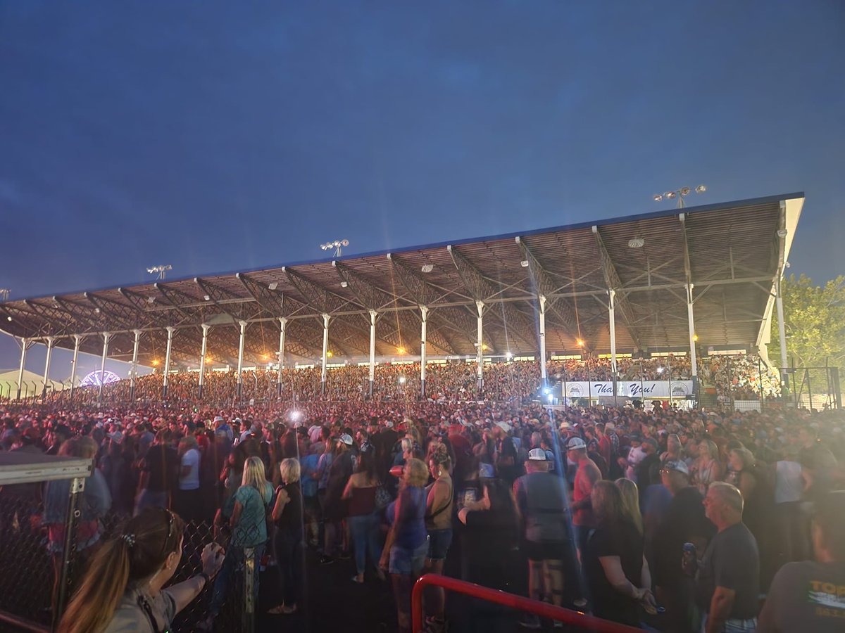 Great crowd last night at the <a href="/SamHuntMusic/">Sam Hunt</a> concert!