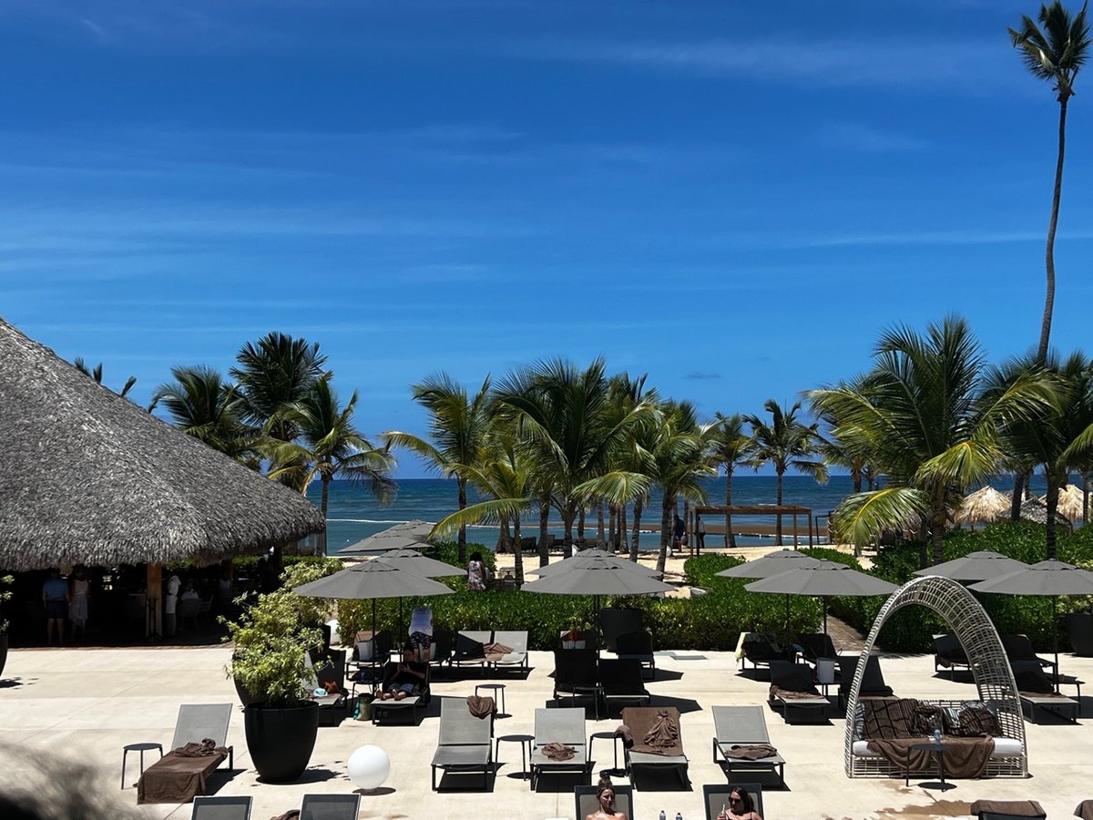 CCPEvents's tweet image. All sunshine &amp;amp; smiles here!
This week our team embarked on a site selection journey with one of our esteemed clients at the breathtaking Live Aqua Beach Resort Cancun! #ConferencePlanner #ConferencePlanning