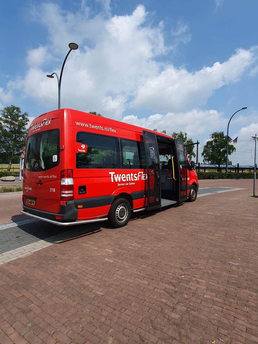 twentsflex's tweet photo. Ook in de vakantie rijdt #buurtbus #TwentsFlex op jouw verzoek van vertrekhalte naar halte bestemming in #RijssenHolten. Jij bepaalt het tijdstip van vertrek. Boek via de app/website TwentsFlex of bel de reserveerlijn 088-0331401. Ook haltes net buiten RH.  Nieuw Heeten bijv. https://t.co/ENCI3GXBb9