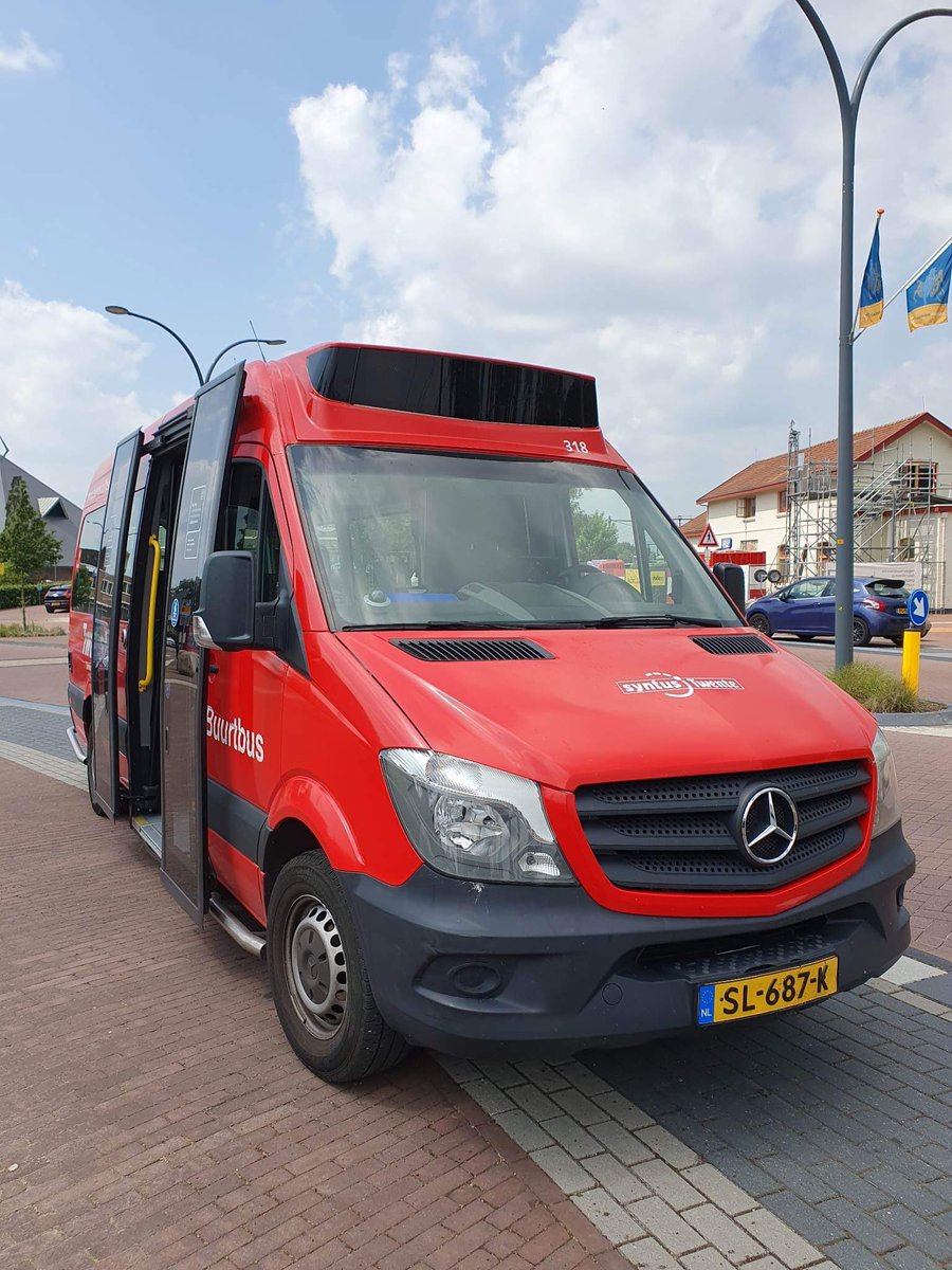 twentsflex's tweet photo. Ook in de vakantie rijdt #buurtbus #TwentsFlex op jouw verzoek van vertrekhalte naar halte bestemming in #RijssenHolten. Jij bepaalt het tijdstip van vertrek. Boek via de app/website TwentsFlex of bel de reserveerlijn 088-0331401. Ook haltes net buiten RH.  Nieuw Heeten bijv. https://t.co/ENCI3GXBb9